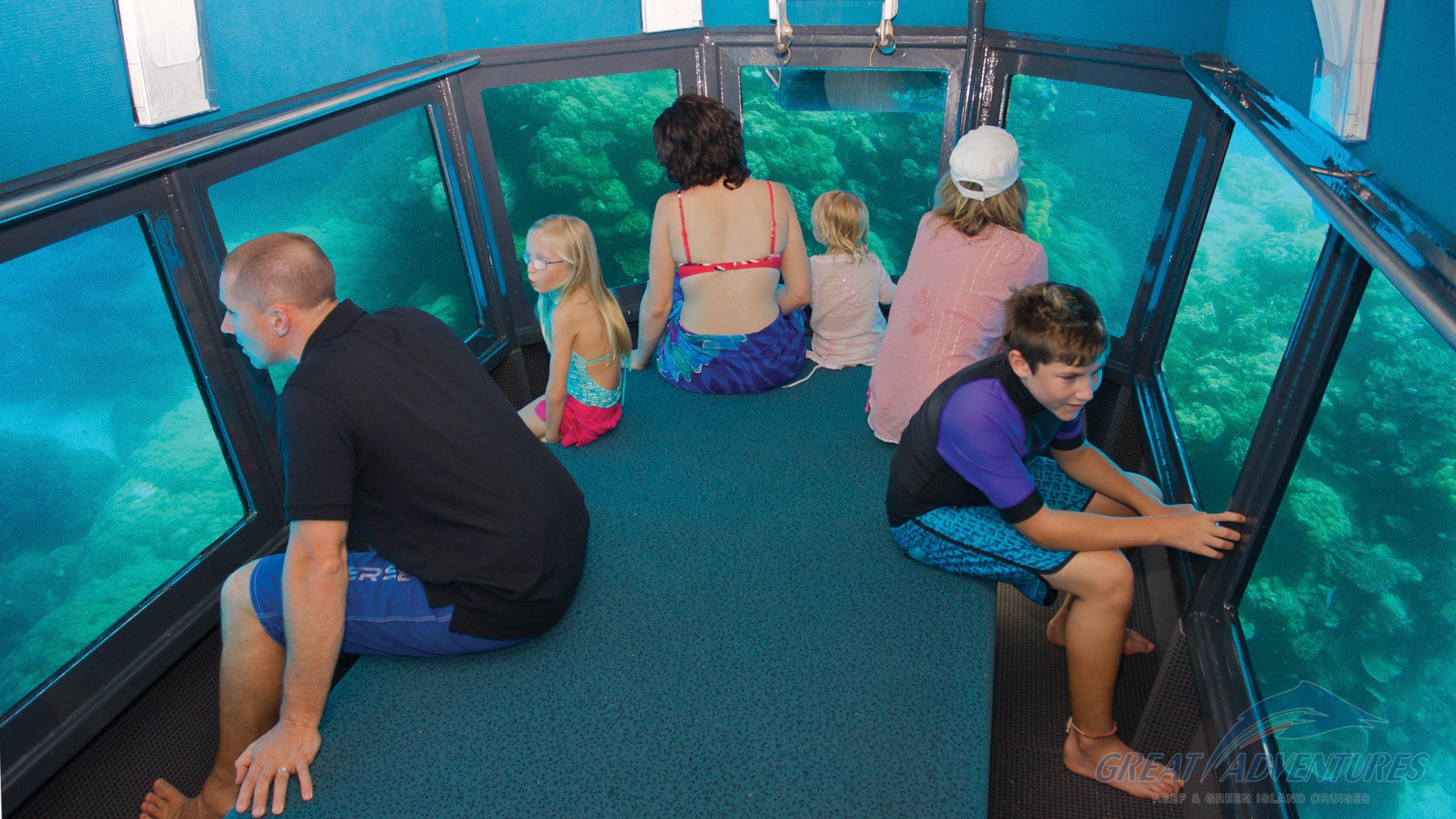 Great Barrier Reef Glass Aquarium Fish Viewing